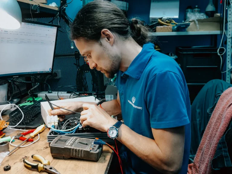 Strona internetowa dla elektryka — jak zdobywać zlecenia przez internet?