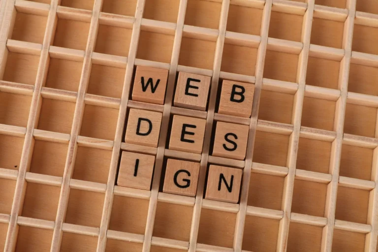 Błędy przy tworzeniu strony internetowej dla firmy produkcyjnej — czego unikać?